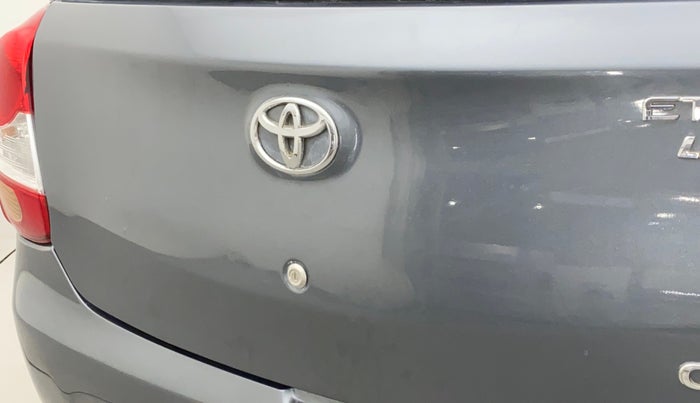 2013 Toyota Etios Liva G, Petrol, Manual, 1,02,136 km, Dicky (Boot door) - Paint has minor damage