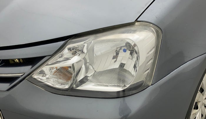 2013 Toyota Etios Liva G, Petrol, Manual, 1,02,136 km, Left headlight - Minor scratches