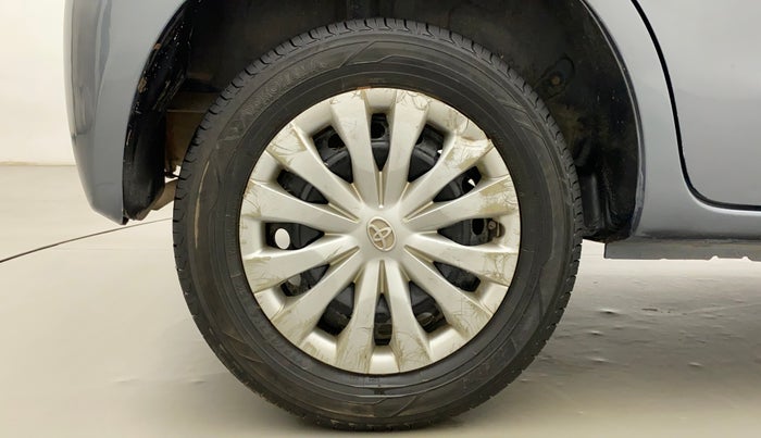 2013 Toyota Etios Liva G, Petrol, Manual, 1,02,136 km, Right Rear Wheel