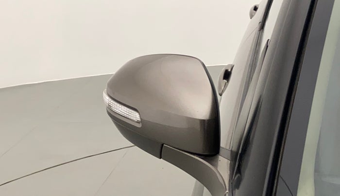 2015 Maruti Swift Dzire ZXI, Petrol, Manual, 79,746 km, Right rear-view mirror - Folding motor not working
