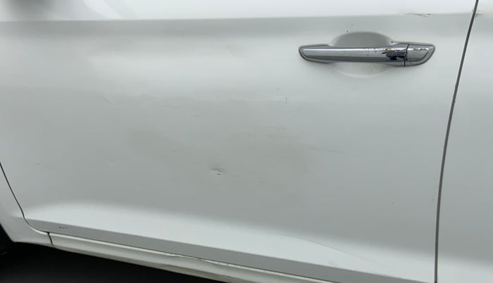2021 Hyundai Verna SX 1.5 CRDI, Diesel, Manual, 35,447 km, Front passenger door - Minor scratches