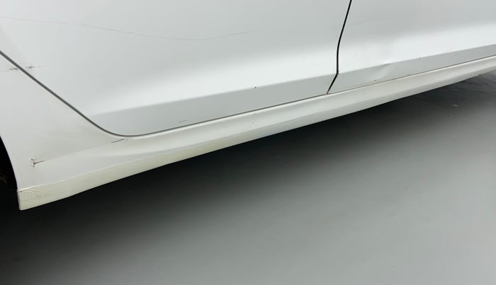 2021 Hyundai Verna SX 1.5 CRDI, Diesel, Manual, 35,447 km, Right running board - Slightly dented