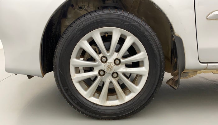 2011 Toyota Etios V, Petrol, Manual, 1,04,736 km, Left Front Wheel