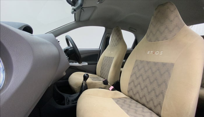 2011 Toyota Etios V, Petrol, Manual, 1,04,736 km, Right Side Front Door Cabin
