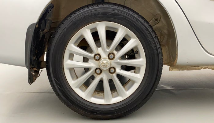 2011 Toyota Etios V, Petrol, Manual, 1,04,736 km, Right Rear Wheel