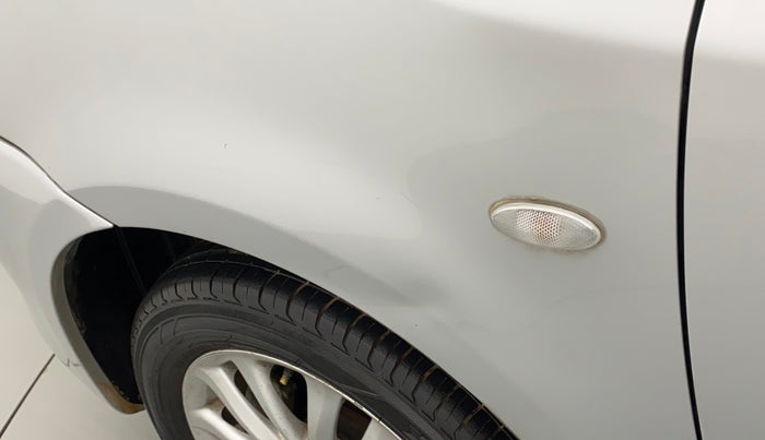2011 Toyota Etios V, Petrol, Manual, 1,04,736 km, Left fender - Slightly dented