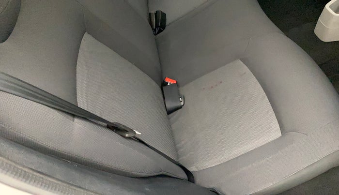 2017 Tata Tiago XM PETROL, Petrol, Manual, 29,795 km, Second-row right seat - Cover slightly stained