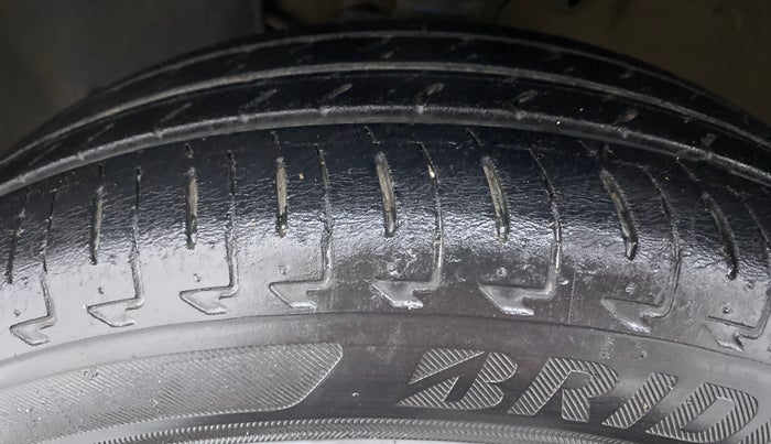 2017 Maruti IGNIS SIGMA 1.2 K12, Petrol, Manual, 71,720 km, Left Front Tyre Tread