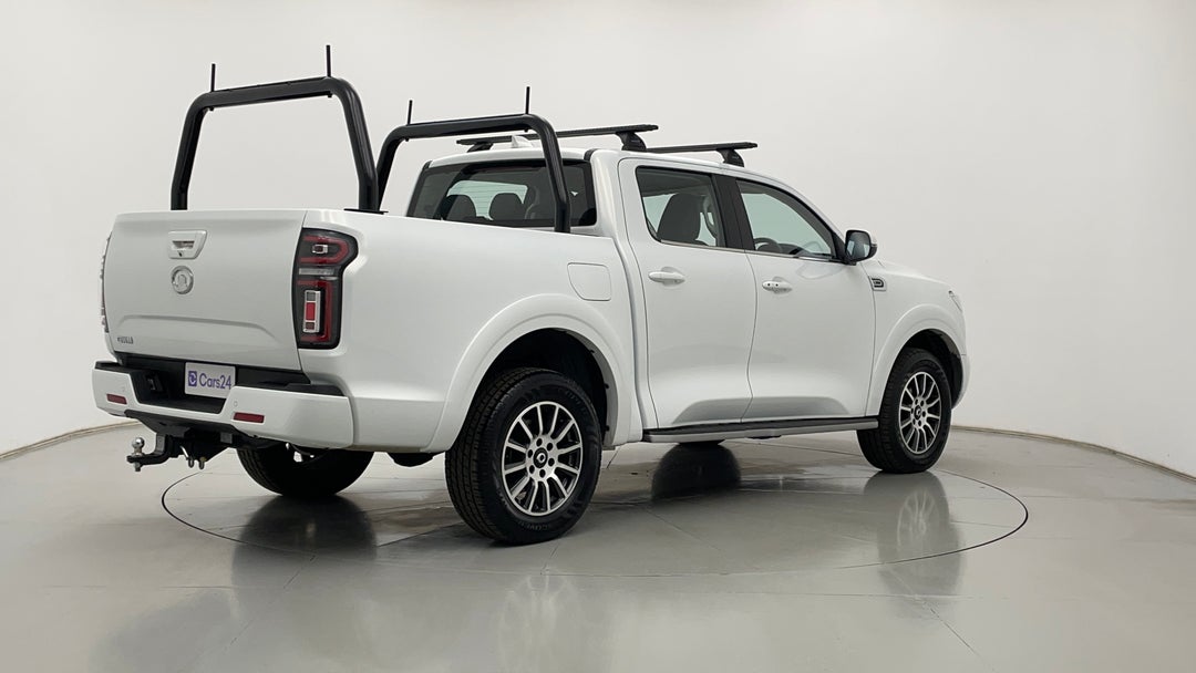 Right Back Diagonal (45- Degree) View