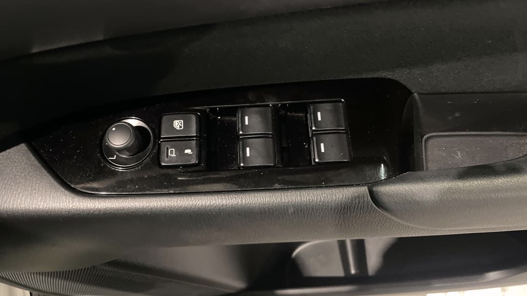 2019 Mazda CX-5 Maxx Sport (4x2), Automatic, 83430 km, Drivers Side Door Panel Controls