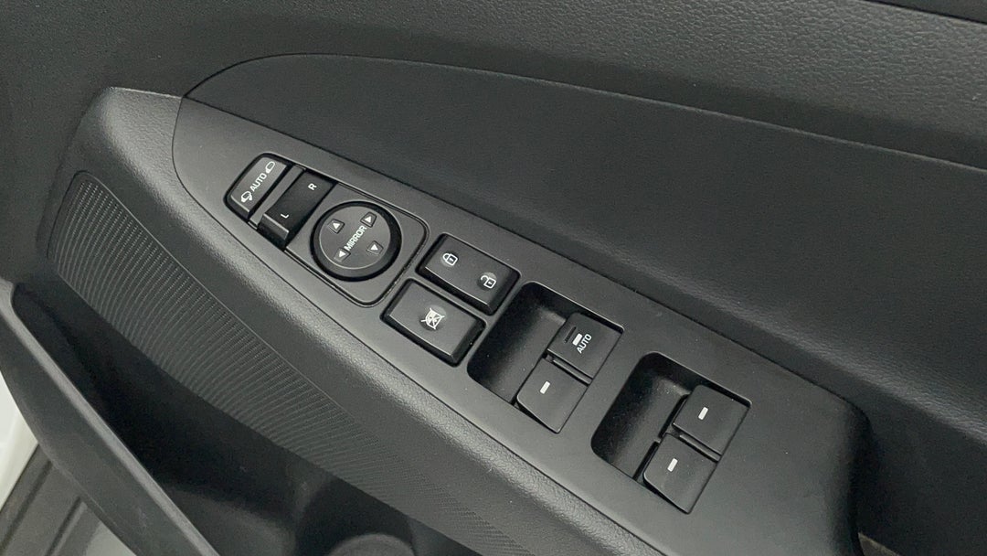 2019 Hyundai Tucson Active X (fwd), Automatic, 62842 km, Drivers Side Door Panel Controls