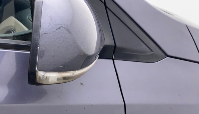 2017 Hyundai Xcent SX 1.2, Petrol, Manual, 1,10,011 km, Right rear-view mirror - Indicator light has minor damage