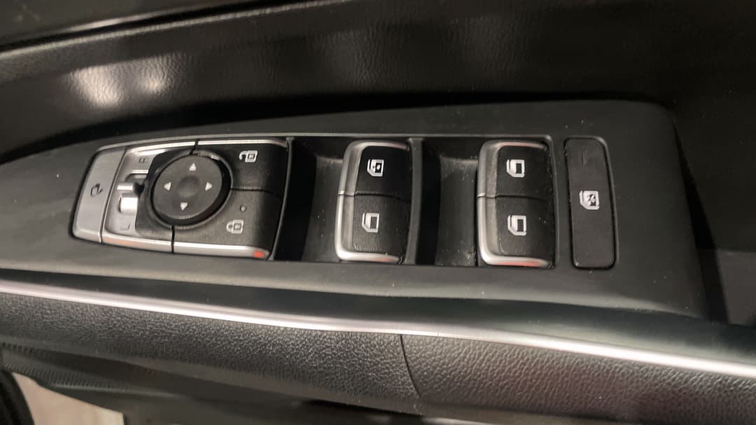 2023 Kia Sorento S 7 Seat, Automatic, 47052 km, Drivers Side Door Panel Controls