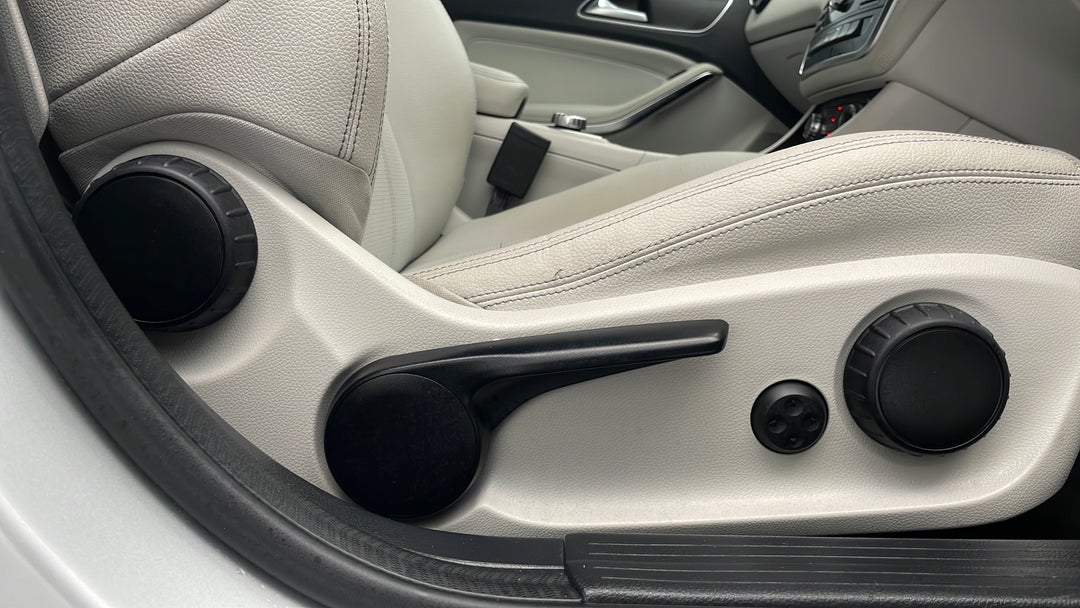 2015 Mercedes-benz A200 Be, Automatic, 95387 km, Drivers Side Adjustment Panel