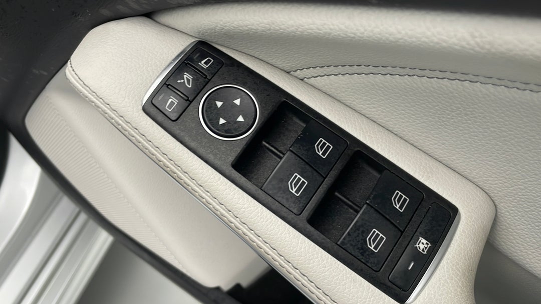 2015 Mercedes-benz A200 Be, Automatic, 95387 km, Drivers Side Door Panel Controls