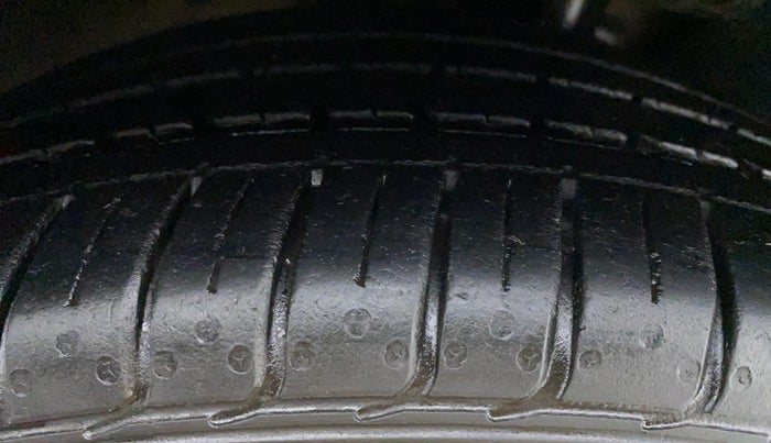 2018 Volkswagen Ameo HIGHLINE PLUS 1.5, Diesel, Manual, 83,336 km, Left Rear Tyre Tread