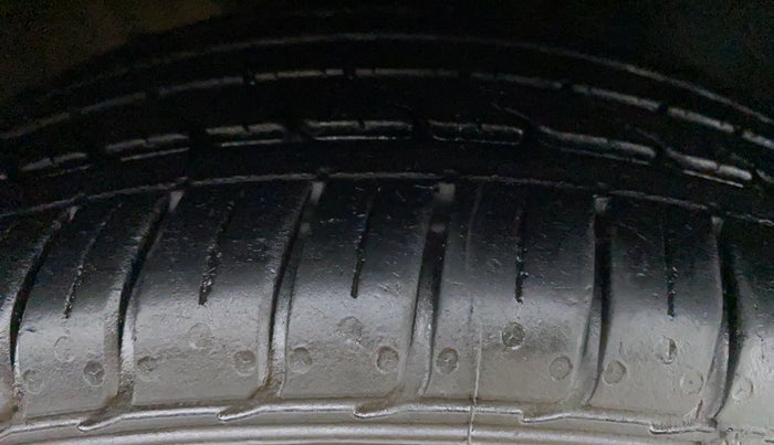 2018 Volkswagen Ameo HIGHLINE PLUS 1.5, Diesel, Manual, 83,336 km, Right Rear Tyre Tread