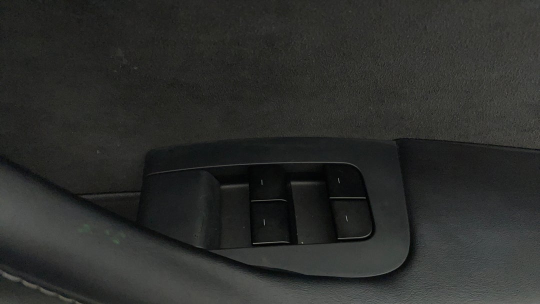 2020 Tesla Model 3 Standard Range RWD, Automatic, 50158 km, Drivers Side Door Panel Controls