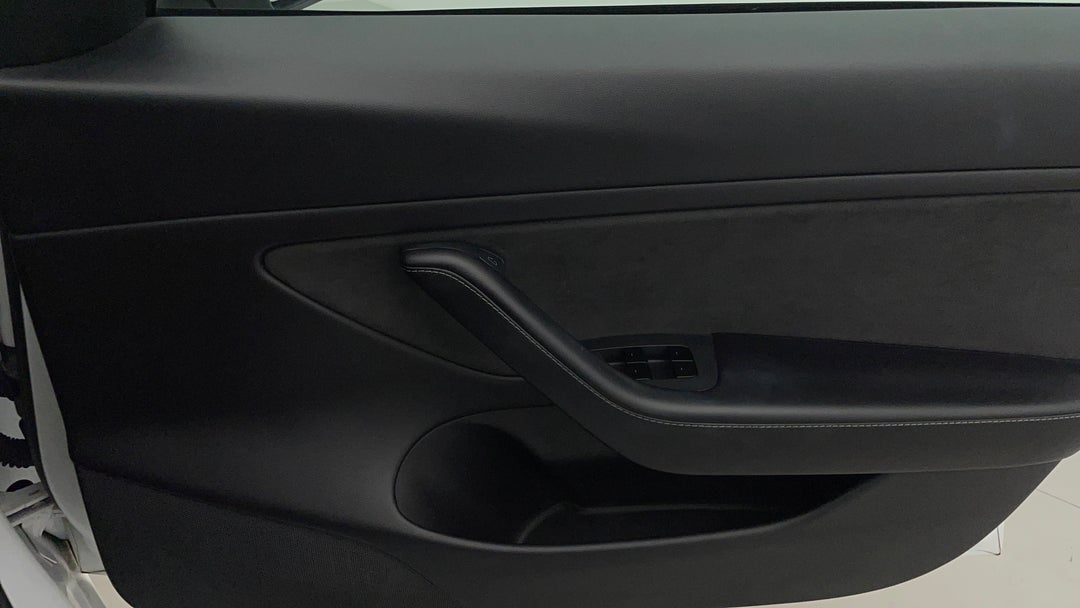 2020 Tesla Model 3 Standard Range RWD, Automatic, 50158 km, Speaker View