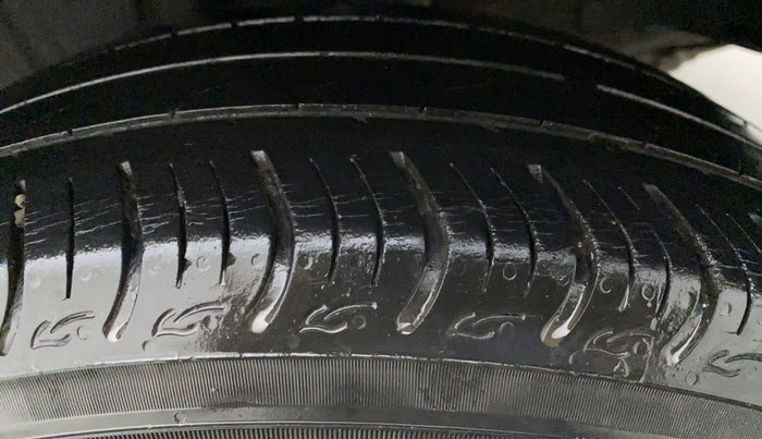2018 Honda Amaze 1.2 V MT I-VTEC, Petrol, Manual, 29,299 km, Left Front Tyre Tread