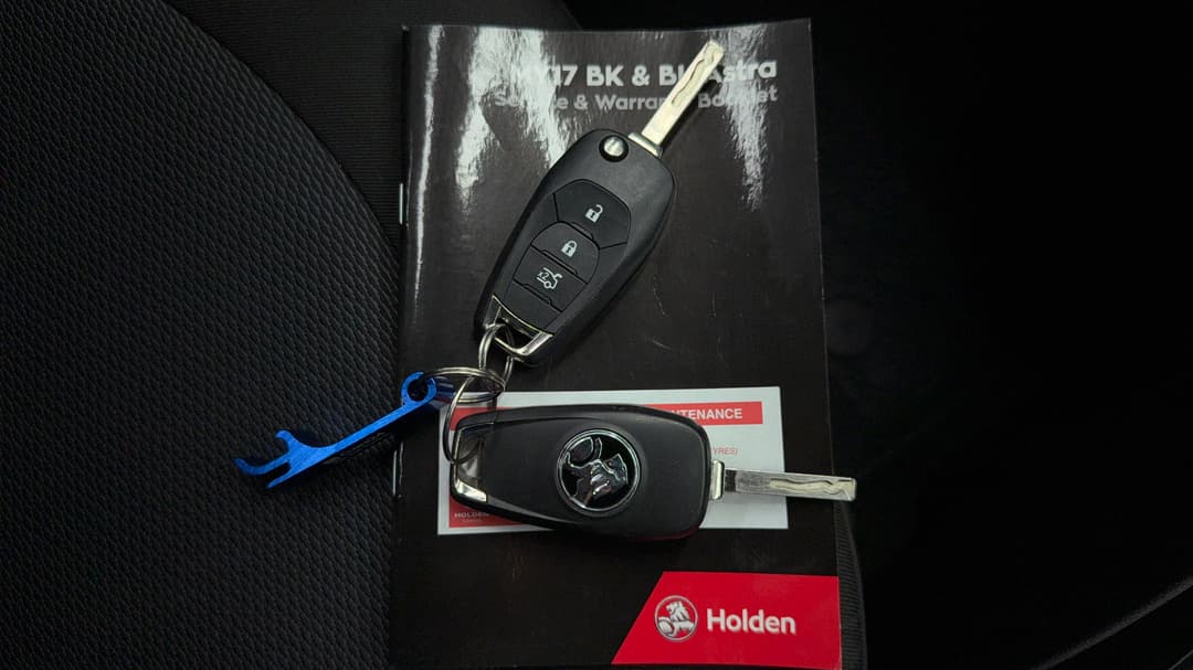 2017 Holden Astra Ls, Automatic, 128824 km, Key Close-up