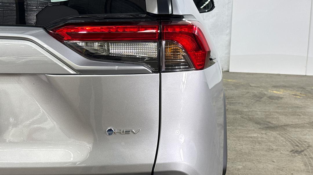 2025 Toyota RAV4 Gx (2WD) Hybrid, Automatic, 8664 km, Badge (Boot Right Side)