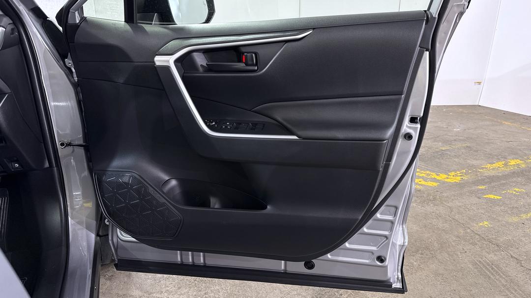 2025 Toyota RAV4 Gx (2WD) Hybrid, Automatic, 8664 km, Speaker View