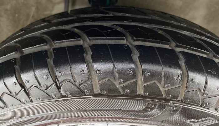 2018 Maruti Alto 800 LXI, Petrol, Manual, 56,281 km, Right Front Tyre Tread