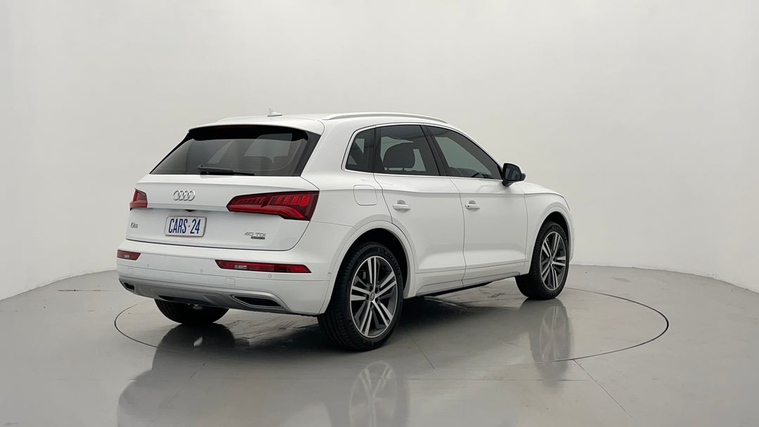 Right Back Diagonal (45- Degree) View