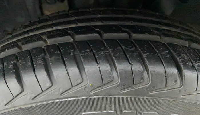 2019 Renault Kwid RXL, Petrol, Manual, 17,515 km, Left Front Tyre Tread
