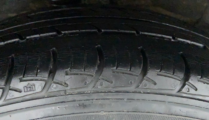 2015 Tata Zest XM PETROL, Petrol, Manual, 83,290 km, Right Rear Tyre Tread