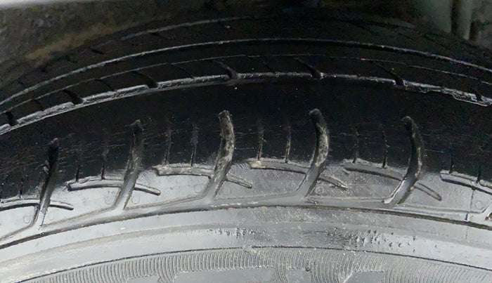 2015 Tata Zest XM PETROL, Petrol, Manual, 83,290 km, Left Rear Tyre Tread