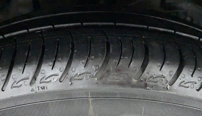 2015 Tata Zest XM PETROL, Petrol, Manual, 83,290 km, Right Front Tyre Tread