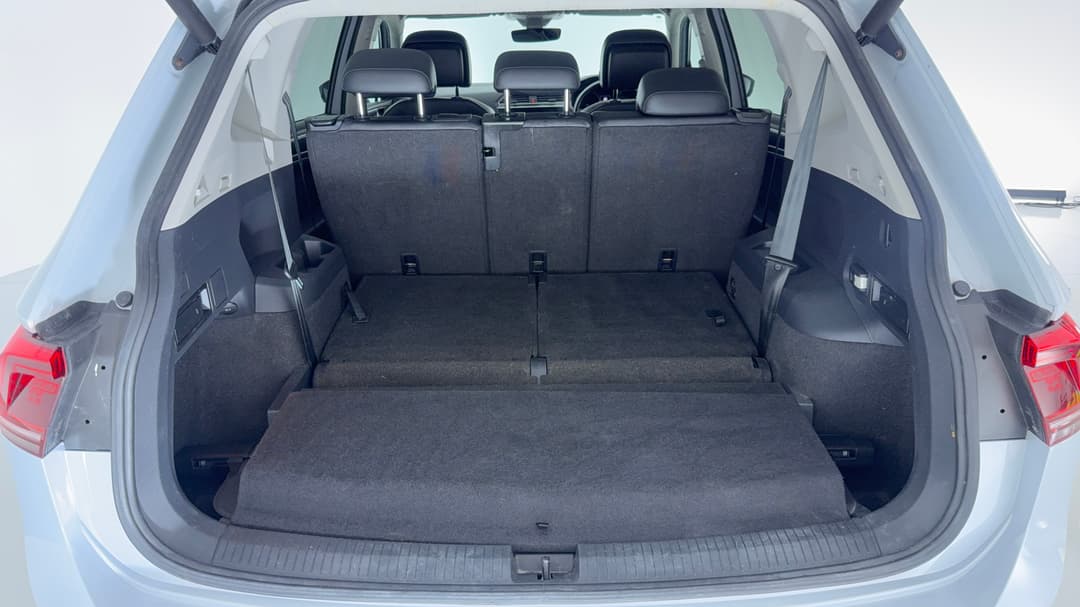 2018 Volkswagen Tiguan Allspace 162 Tsi Highline, Automatic, 61754 km, Boot Inside View