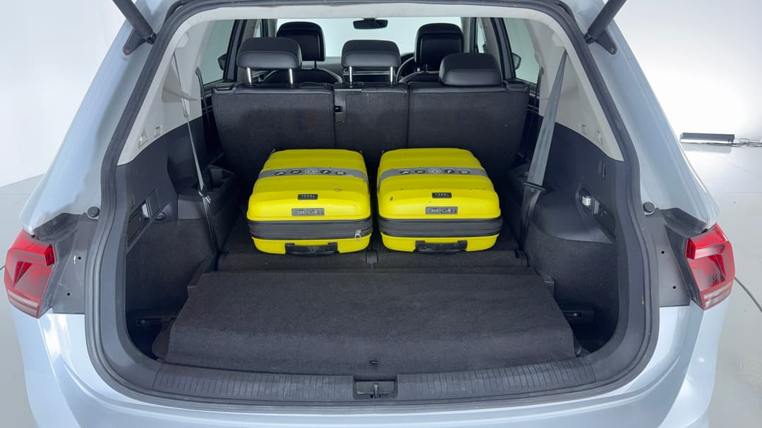 2018 Volkswagen Tiguan Allspace 162 Tsi Highline, Automatic, 61754 km, Boot Inside View with Luggage