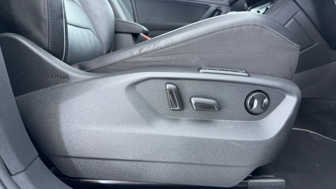 2018 Volkswagen Tiguan Allspace 162 Tsi Highline, Automatic, 61754 km, Drivers Side Adjustment Panel
