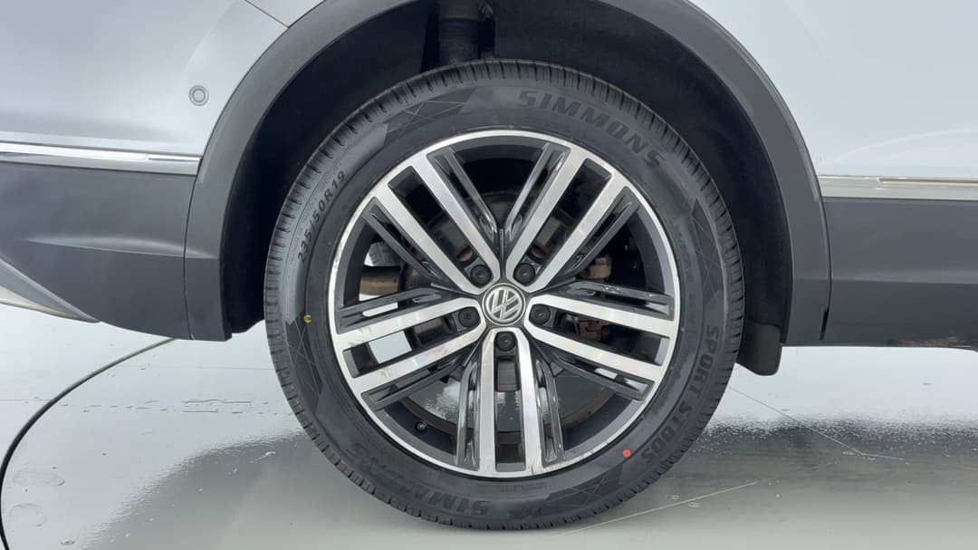 2018 Volkswagen Tiguan Allspace 162 Tsi Highline, Automatic, 61754 km, Right Rear Wheel