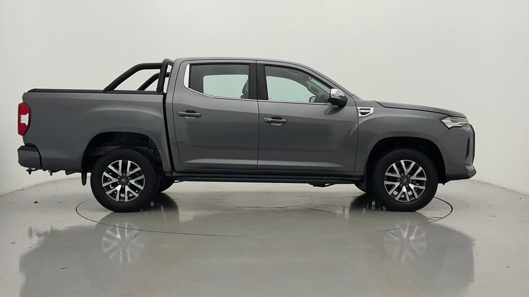 2022 LDV T60 Max Luxe (4x4), Automatic, 34813 km, Right Side View