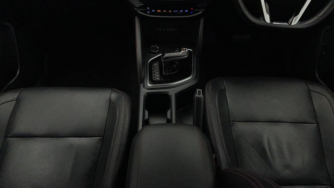 2022 LDV T60 Max Luxe (4x4), Automatic, 34813 km, Center Console