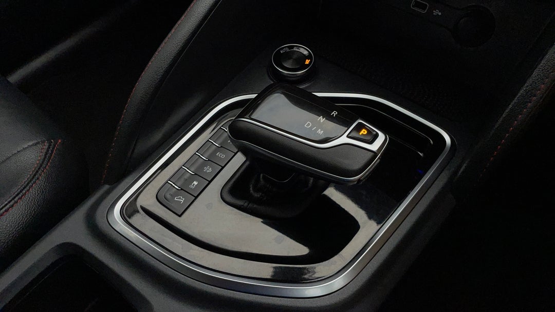 2022 LDV T60 Max Luxe (4x4), Automatic, 34813 km, Gear Lever 