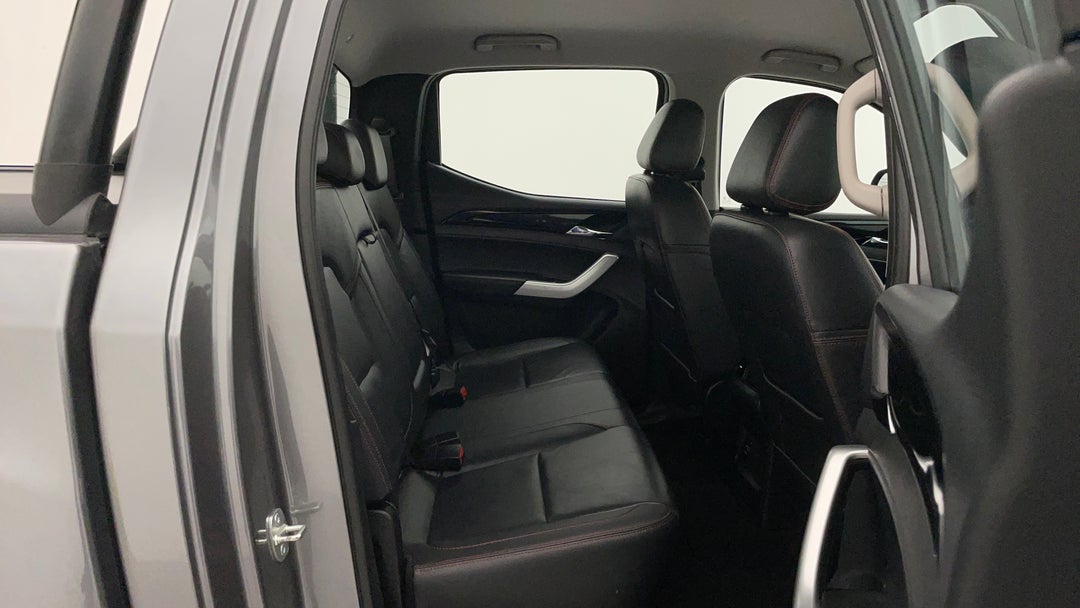 2022 LDV T60 Max Luxe (4x4), Automatic, 34813 km, Right Side Rear Door Cabin View