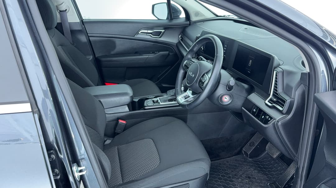 2024 Kia Sportage S (FWD), Automatic, 46520 km, Right Side Front Door Cabin View