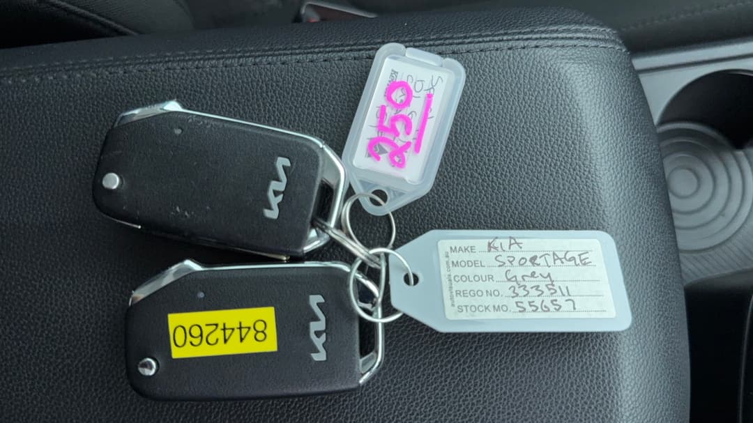 2024 Kia Sportage S (FWD), Automatic, 46520 km, Key Close-up