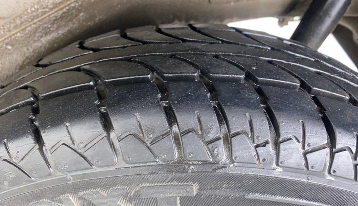 2014 Maruti Wagon R 1.0 LXI CNG, CNG, Manual, 68,538 km, Left Rear Tyre Tread