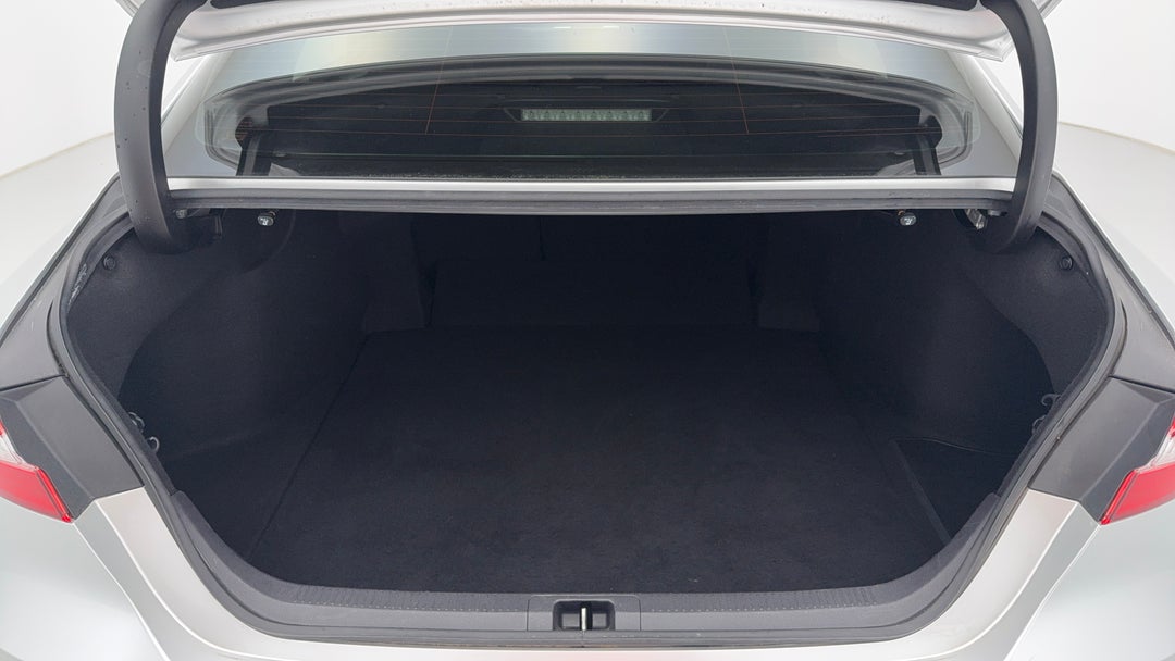 2018 Toyota Camry Ascent Hybrid, Automatic, 111846 km, Boot Inside View