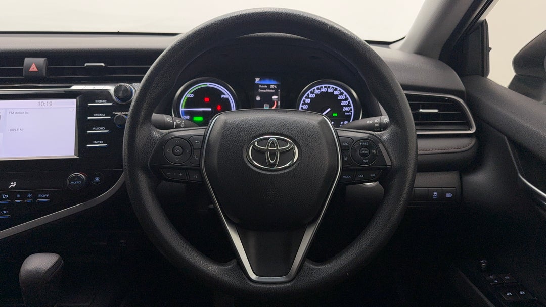2018 Toyota Camry Ascent Hybrid, Automatic, 111846 km, Steering Wheel Close-up
