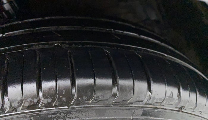 2014 Maruti Ertiga ZXI, Petrol, Manual, 78,873 km, Right Front Tyre Tread