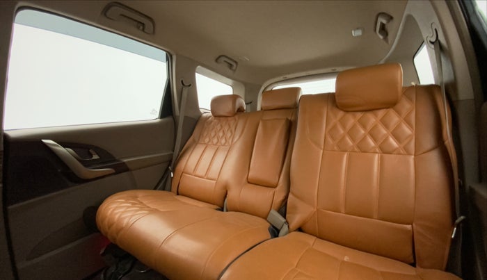 2013 Mahindra XUV500 W8, Diesel, Manual, 98,601 km, Reclining Back Row Seats