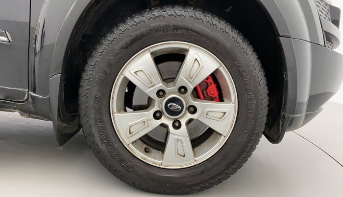 2013 Mahindra XUV500 W8, Diesel, Manual, 98,601 km, Right Front Wheel