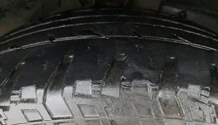 2013 Mahindra XUV500 W8, Diesel, Manual, 98,601 km, Right Front Tyre Tread